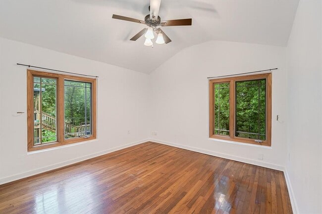 Building Photo - 4010 Maplewood Ave