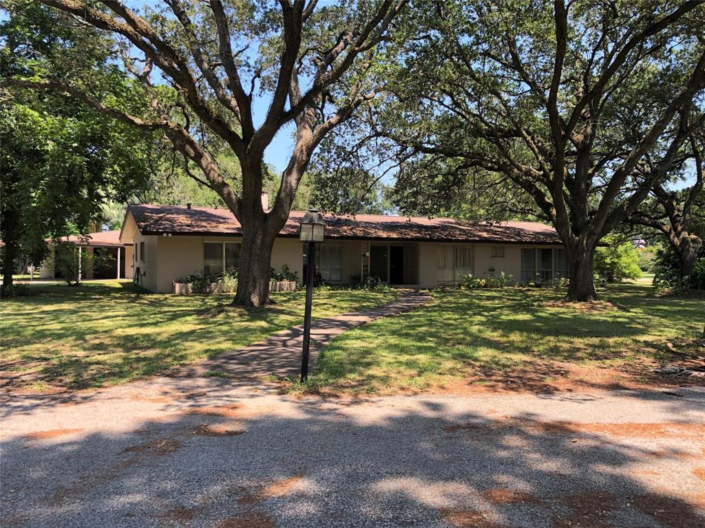 Primary Photo - 103 Silver Saddle Dr