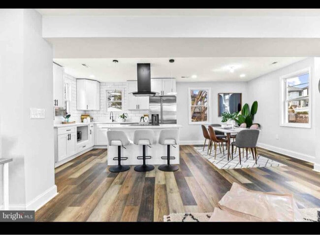 Photo - 156 Osborn Rd House