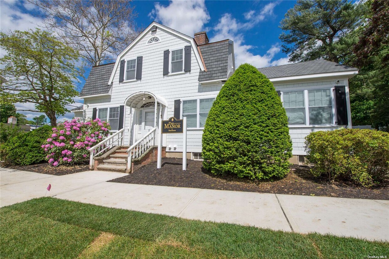 12 Northridge St, Huntington, NY 11746 House Rental in Huntington, NY