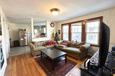 Images are representative samples of the advertised unit. Actual units shown during tours may differ - 151 Calumet St