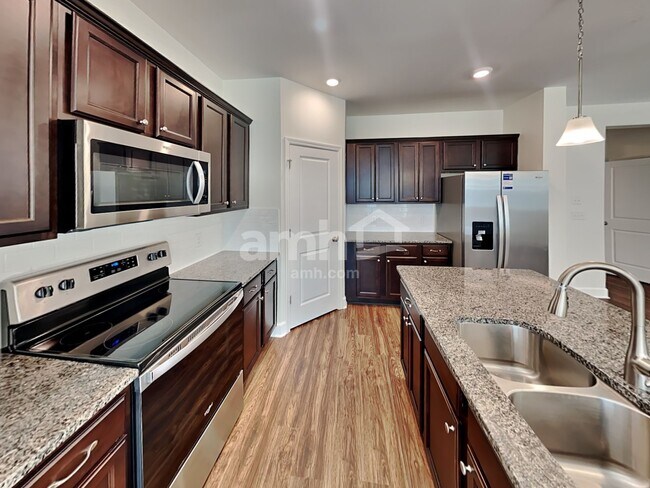 Foto del edificio - 5820 Zurich Rd