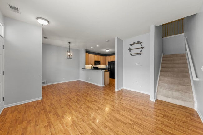 Building Photo - 129 Springbrook Trail S