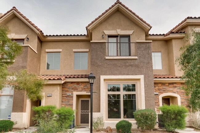 Foto del edificio - 2750 Fountain Ridge Ln