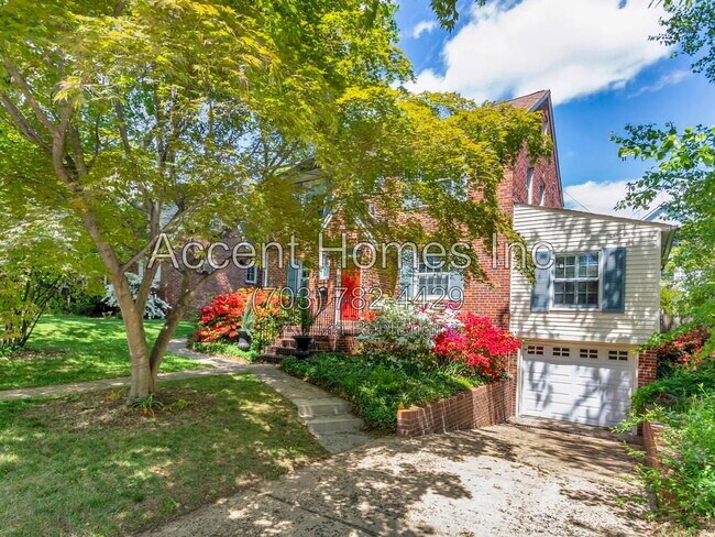 Foto del edificio - 4723 16th St N