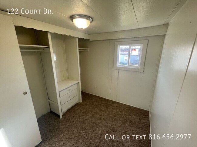 Foto del edificio - 122 Court Dr