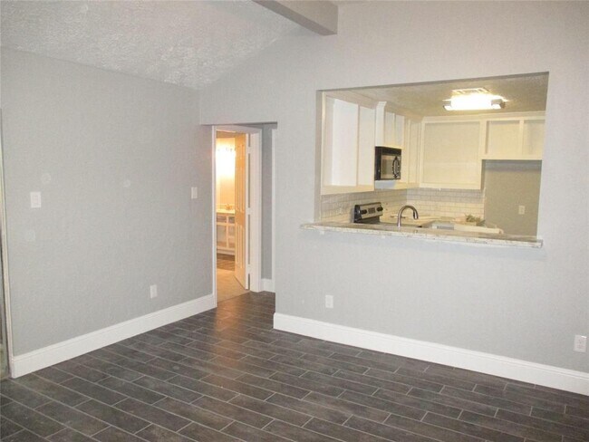 Foto del edificio - 10214 Golden Meadow Dr