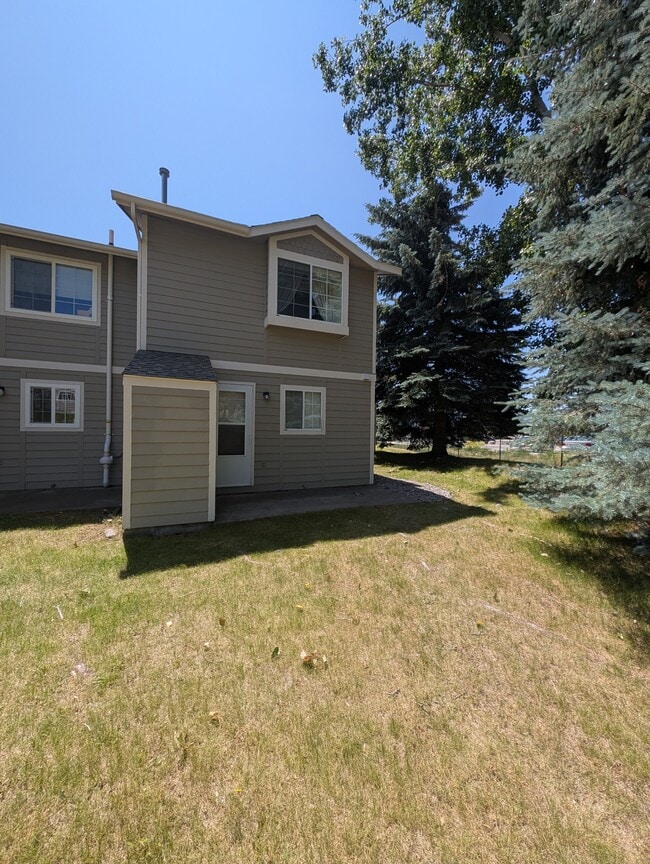 Building Photo - 2805 Lowridge Ct