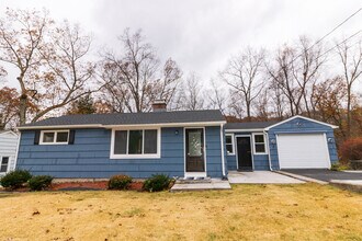 Building Photo - 149 Lakeside Blvd E