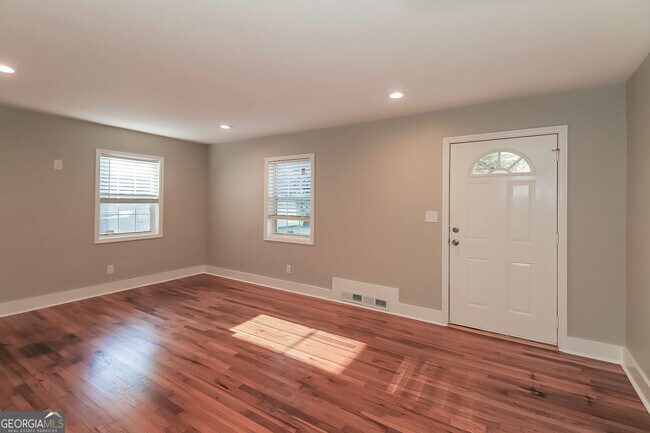 Building Photo - 2450 Judson Ave