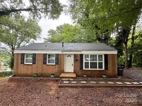 Building Photo - 2818 Ravencroft Dr