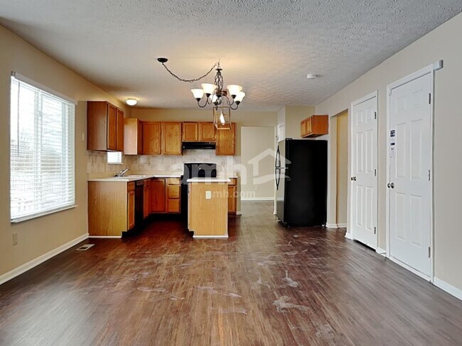 Foto del edificio - 6947 Autumn Glen Dr