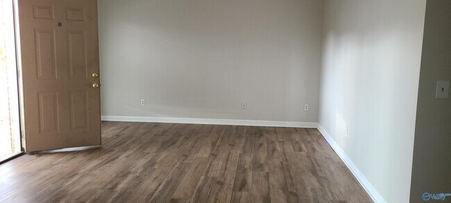 Foto del edificio - 6214 Robinhood Ln NW