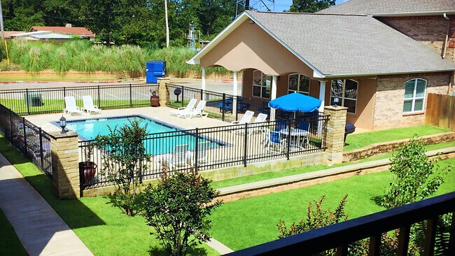 ÁREA DE PISCINA - Panther Place Apartments