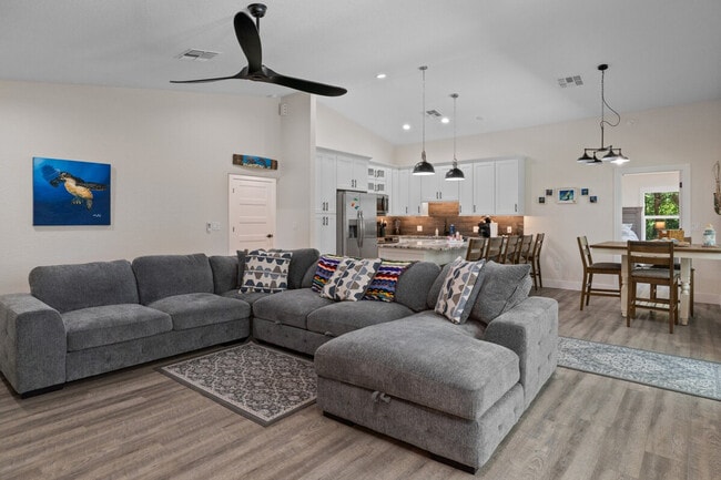 Building Photo - 10358 W Hein Trl