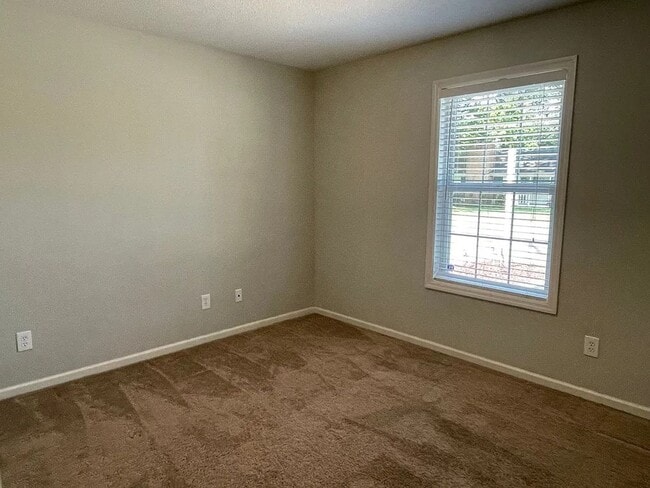 Building Photo - Spacious 2BD/2B Duplex in Hahira!