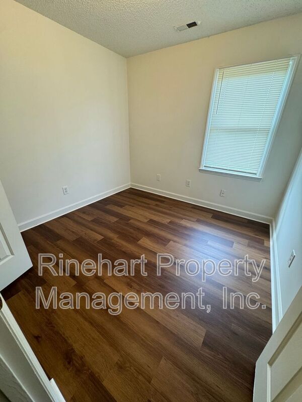 Building Photo - 1615 Crestdale Rd