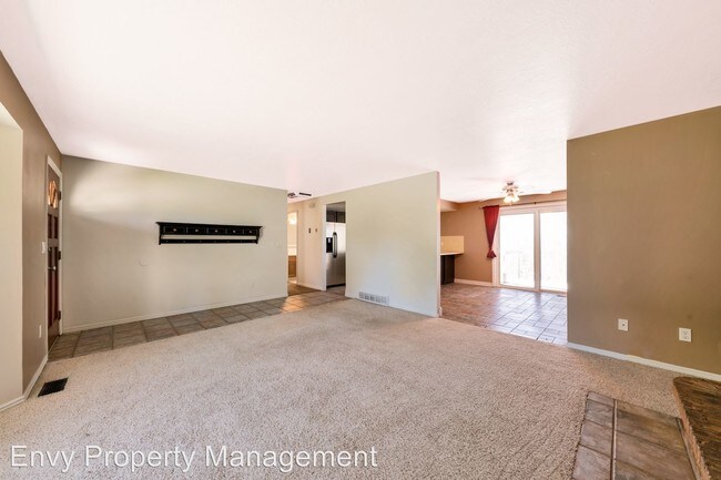 Building Photo - 871 E 3350 N