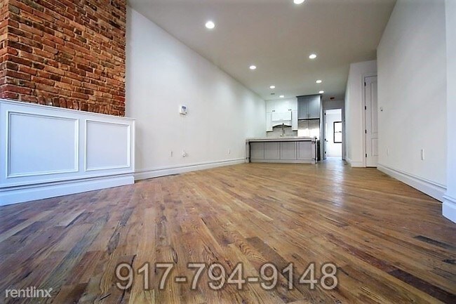 Building Photo - 228 Palmetto St