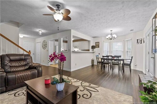 Foto del edificio - 5551 Robmont Dr