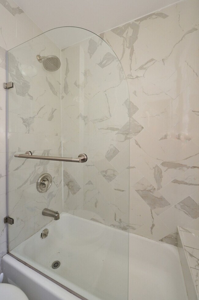 Foto del edificio - 400 Broome St