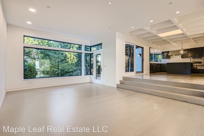 Building Photo - 4 br, 3.5 bath House - 3240 Evergreen Poin...
