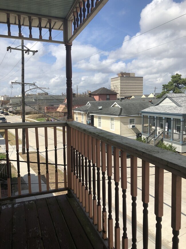 Building Photo - 2404-06 Gravier