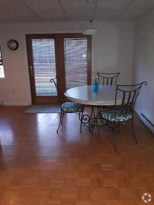 Apartments For Rent in Reading, MA 138 Rentals