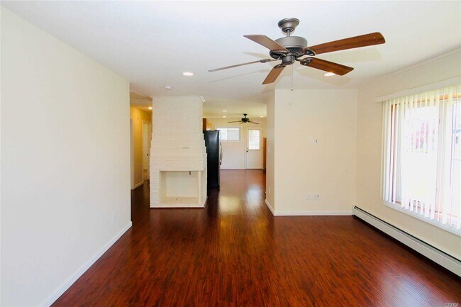 Building Photo - 84 Evans Ave