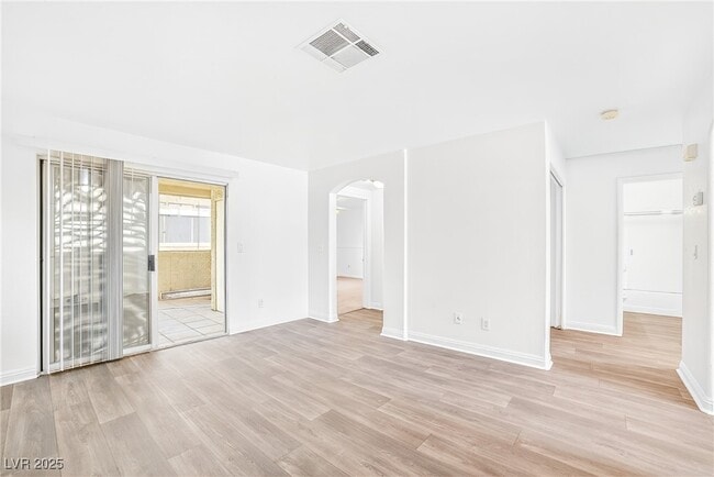 Foto del edificio - 1509 Linnbaker Ln