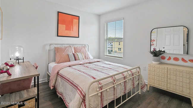 Foto del edificio - 8284 Meridian Rd