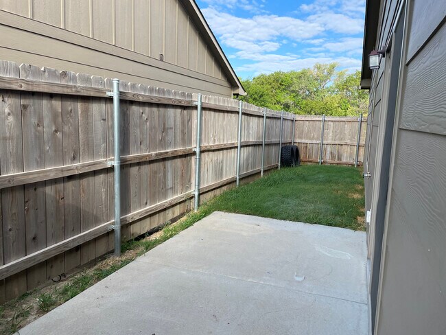 Foto del edificio - 4833 N Hillside Ct