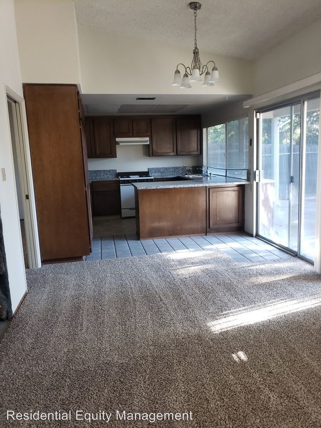 Building Photo - 3 br, 2 bath House - 2833 Rascommon Way