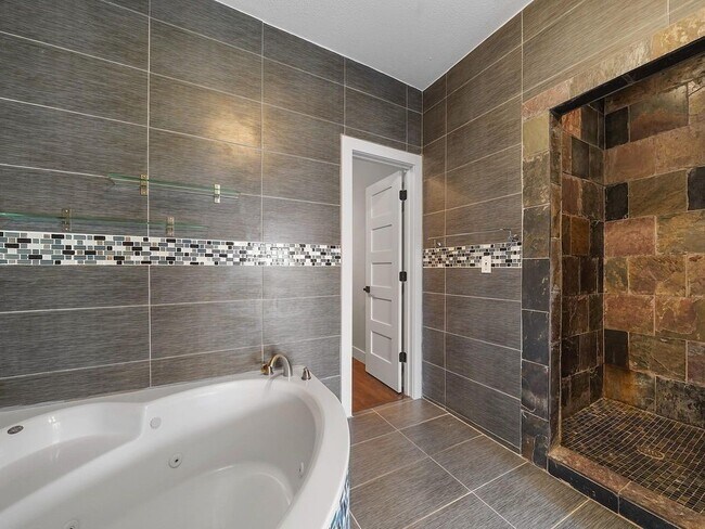 Foto del edificio - 3006 Chenevert St