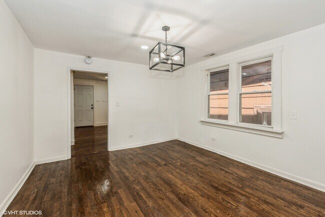 Foto del edificio - 2102 W Roscoe St