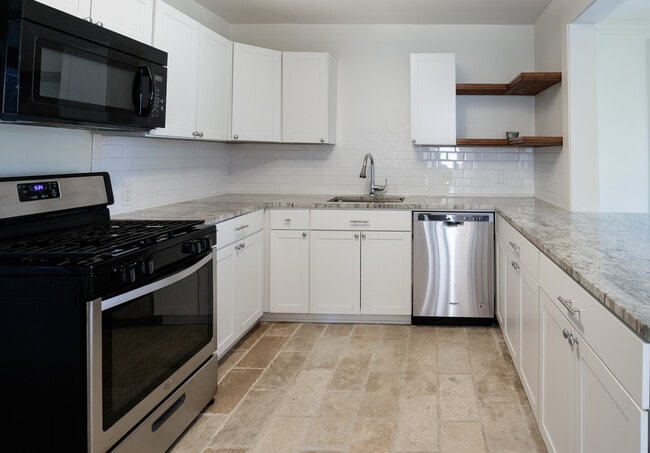 Building Photo - 2525 Belmont Ave