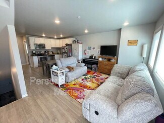 Building Photo - 808 7th Ave S
