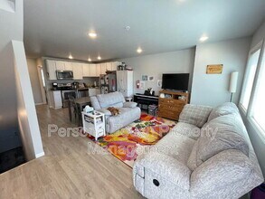 Building Photo - 808 7th Ave S