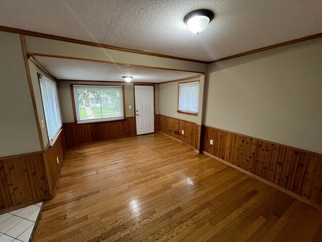 Foto del edificio - Gorgeous 2 Bedroom House with Massive Two ...