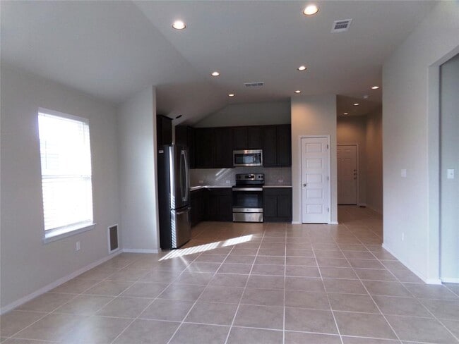 Building Photo - 127 Saranac Dr