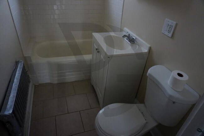Foto del edificio - 2 bedroom in CHICAGO IL 60613