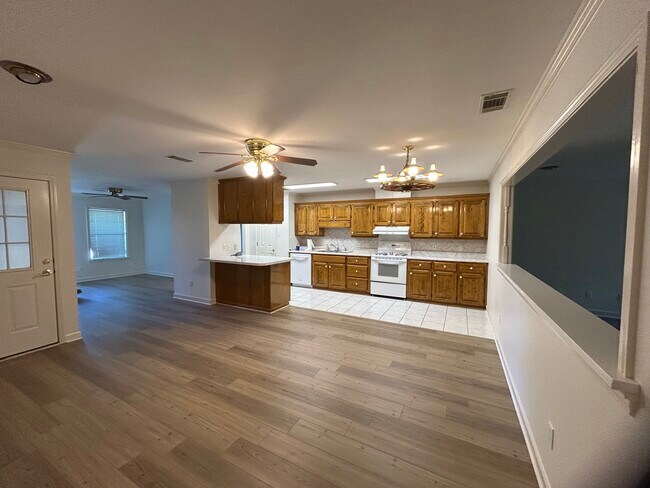 Foto del edificio - 101 Nemours Ct