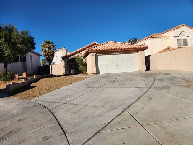 Building Photo - BEAUTIFUL SINGLE STORY HOME! NO HOA!!