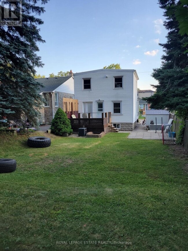 Building Photo - 13 Pinegrove Ave