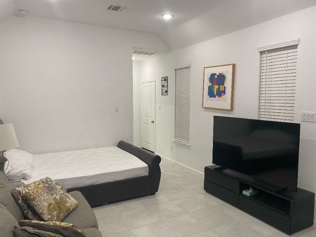 Building Photo - 3620 Paloma Fls Ln