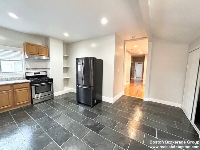 Building Photo - 14 Batchelder St