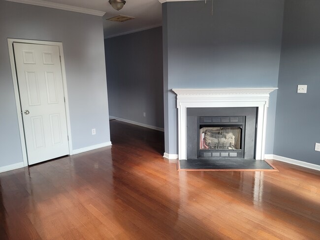 Building Photo - 650 Ganyard Farm Way