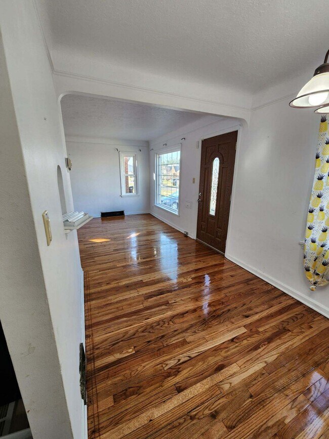 Foto del edificio - 7615 Ivandale Dr