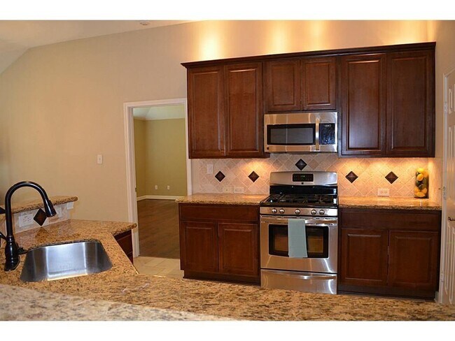 Foto del edificio - Glenhill Drive, Pearland, TX 77584 - 3 BR 2.5 BA single-family home