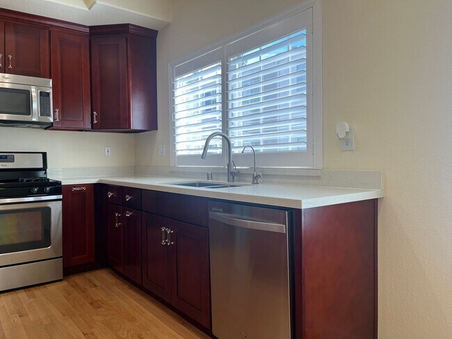 Foto del edificio - 7011 Silver Brook Ct